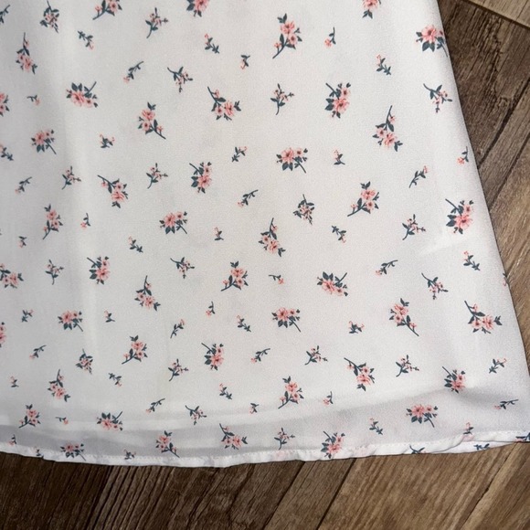 SOLD 💕Lulu’s Be A Wildflower Tie Strap Floral Mini Dress - Picture 7 of 16